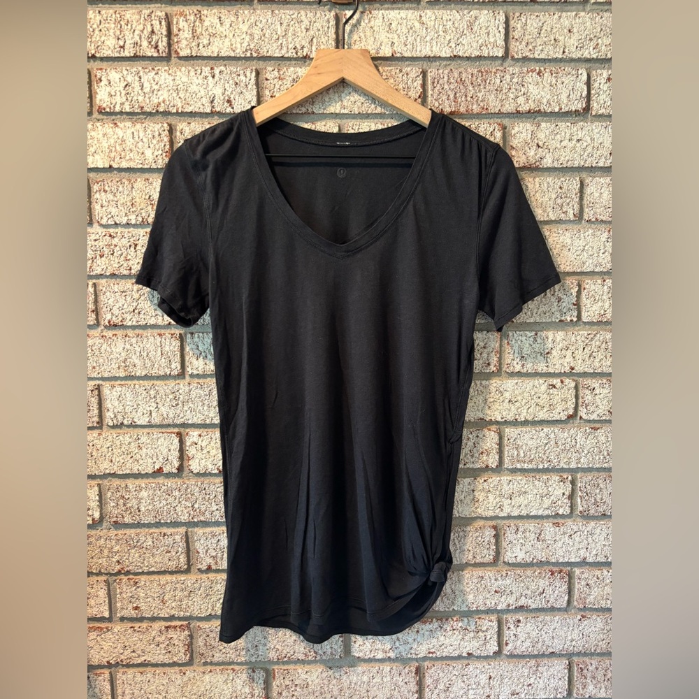 Lululemon Tee